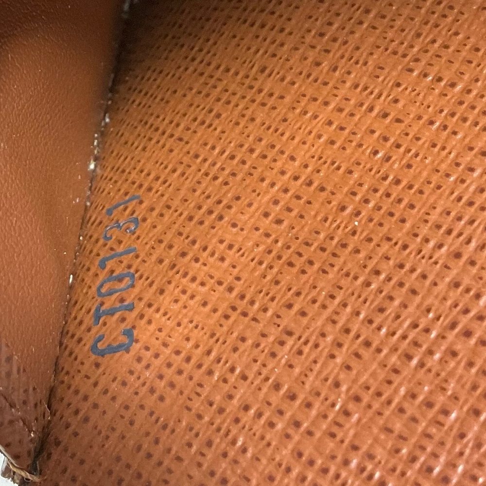 Sold Louis Vuitton Sarah Wallet Monogram - Picture 11 of 14